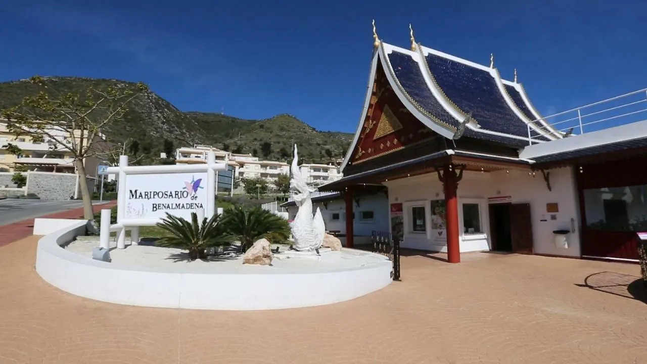 Mar del Sur Apartamentos- Piscina y Playa - PARKING GRATIS - EXCELENTE CONEXIÓN WIFI Benalmádena España
