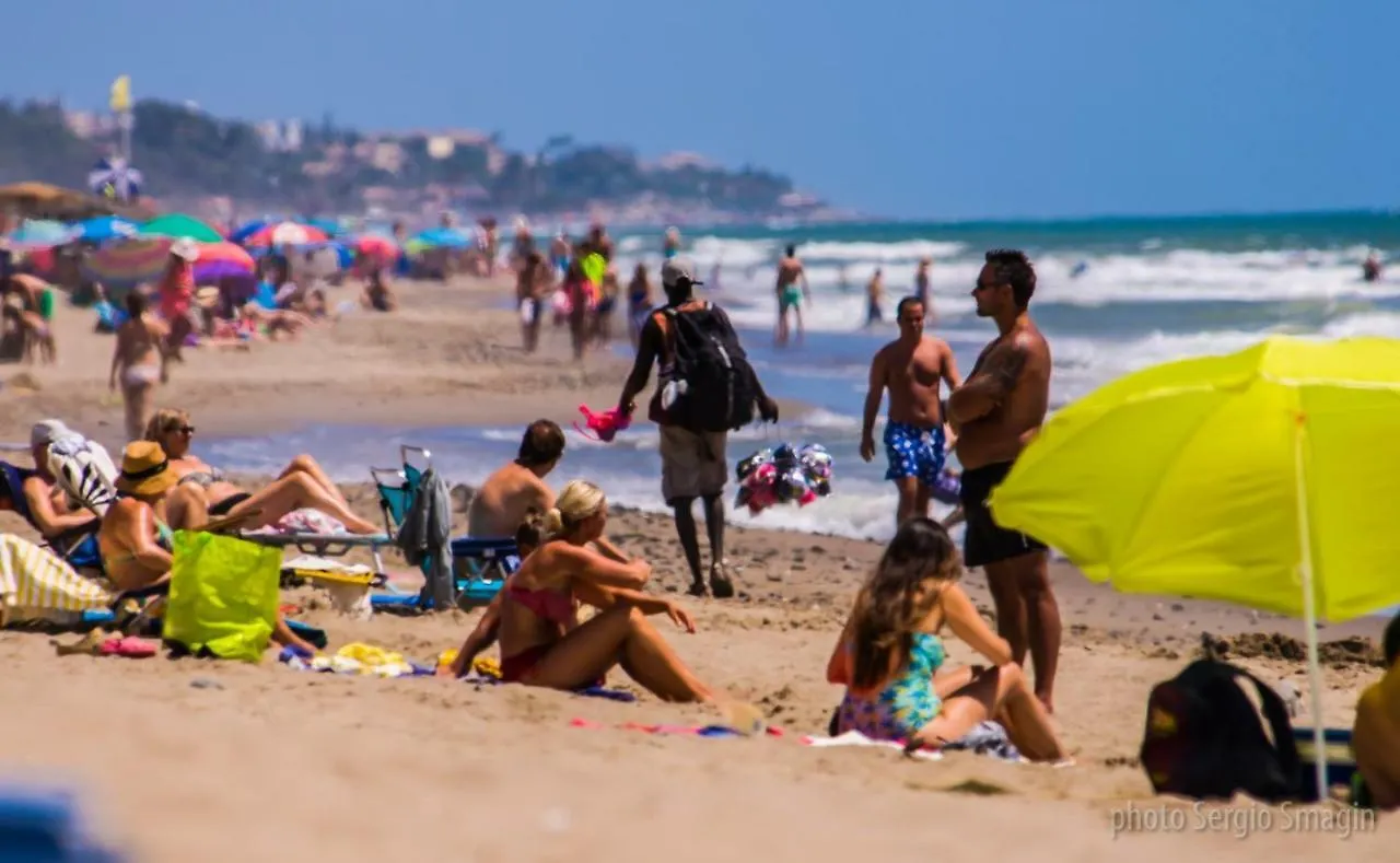 Apartamento Mar del Sur Apartamentos- Piscina y Playa - PARKING GRATIS - EXCELENTE CONEXIÓN WIFI Benalmádena